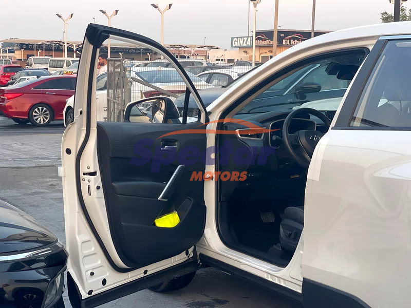 
								Toyota Frontlander Leading full									