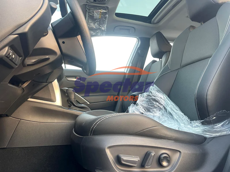 
								Toyota Frontlander Leading full									