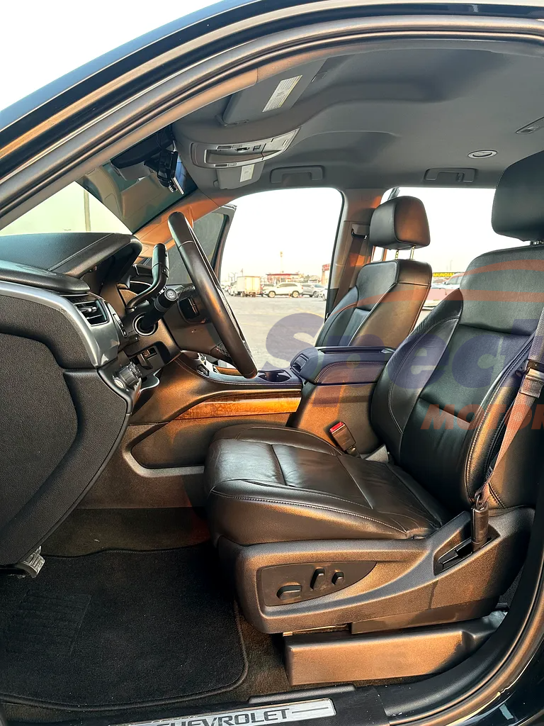 
								Chevrolet Suburban LT full									