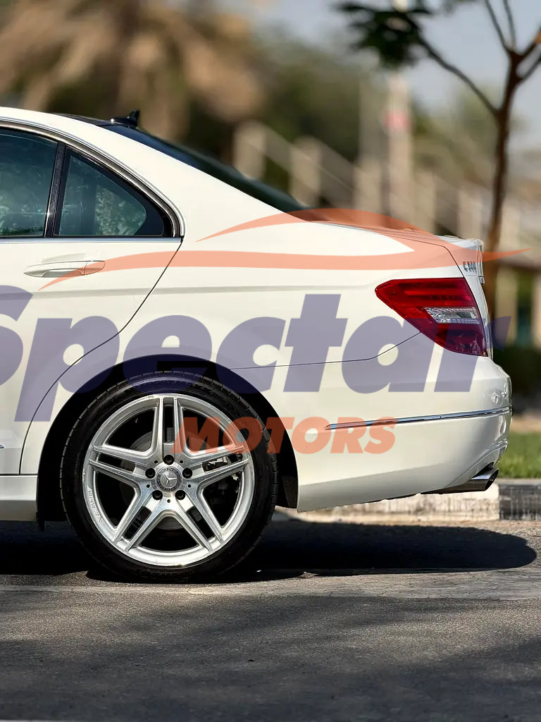 
								Mercedes-Benz C-Class C200 full									