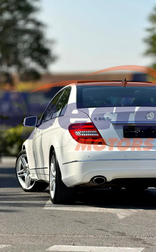 
								Mercedes-Benz C-Class C200 full									