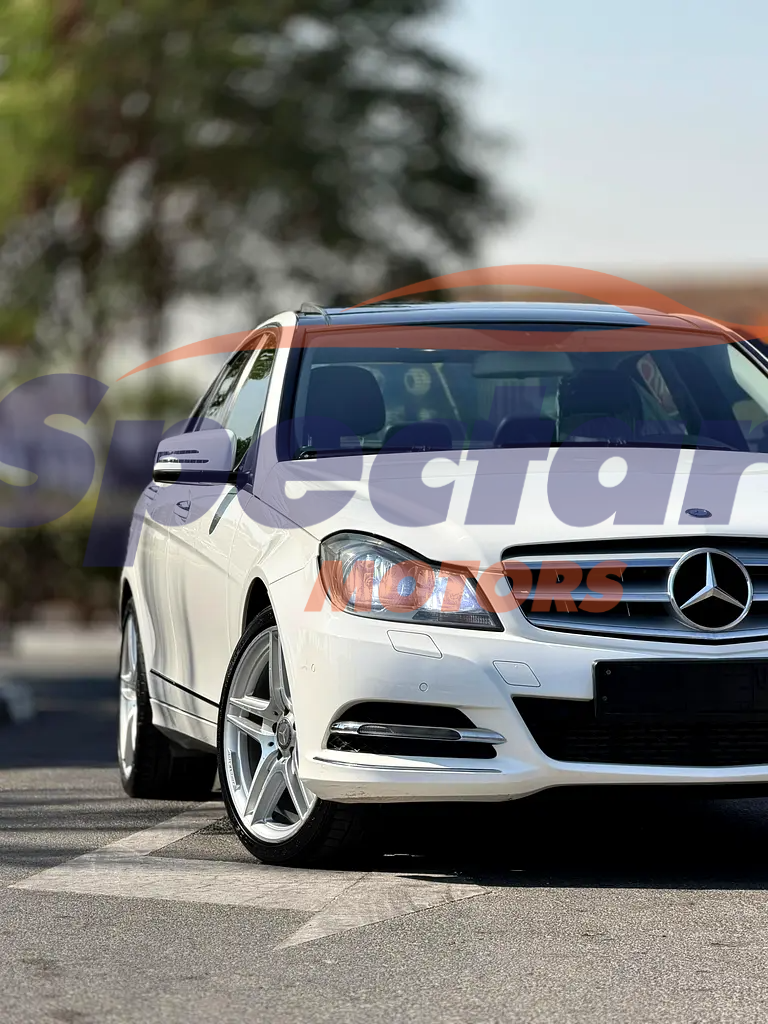 
								Mercedes-Benz C-Class C200 full									
