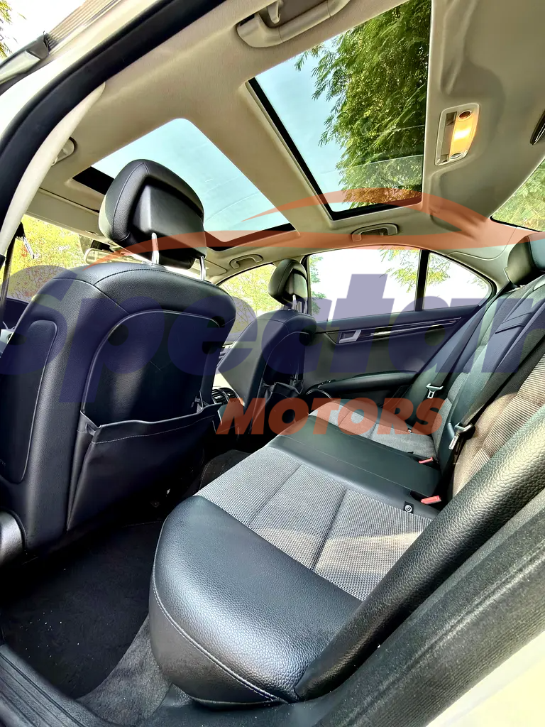 
								Mercedes-Benz C-Class C200 full									