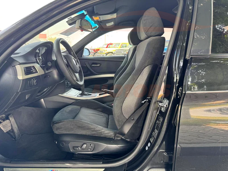 
								BMW 3-Series 323i full									