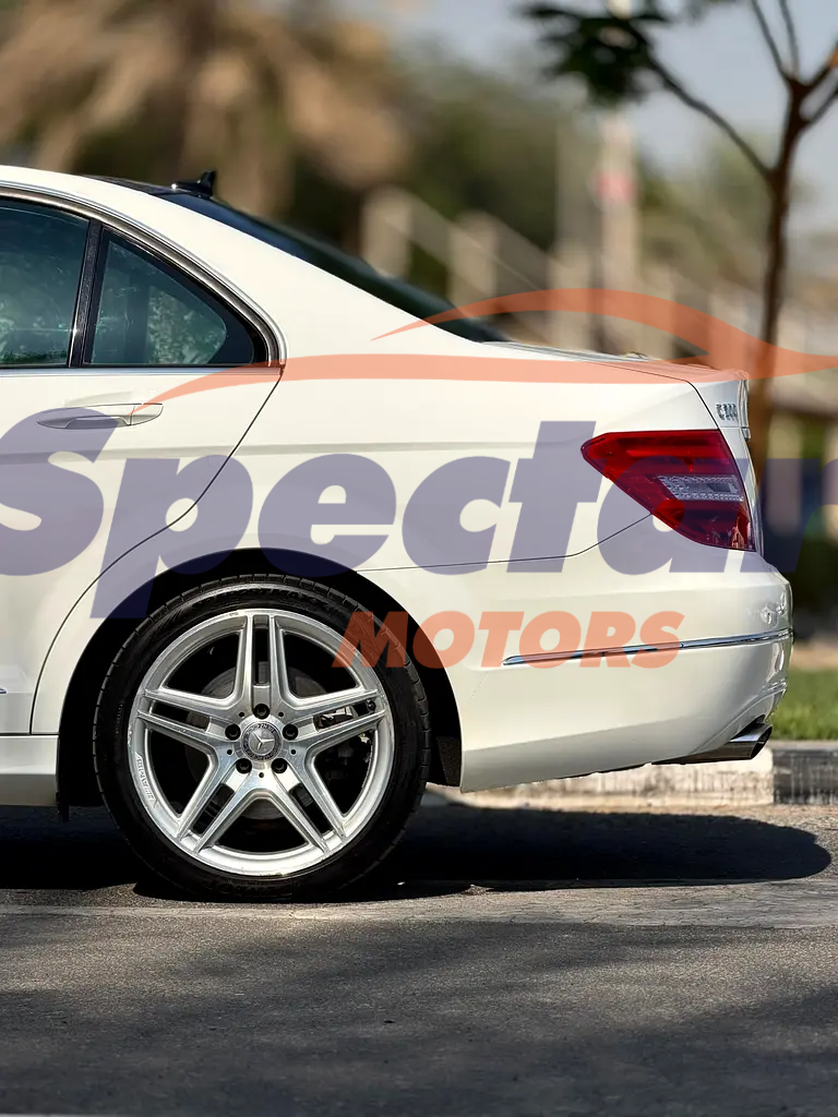 
								Mercedes-Benz C-Class C200 full									