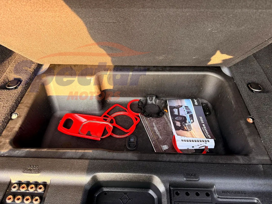 
								Jeep Wrangler Sahara Unlimited full									