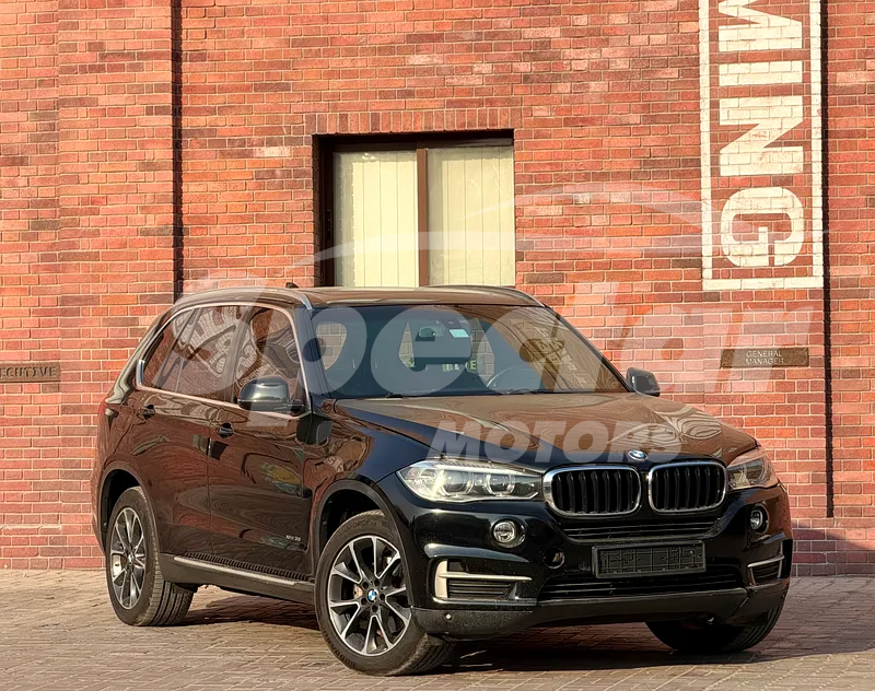 
								BMW X5 M50i full									