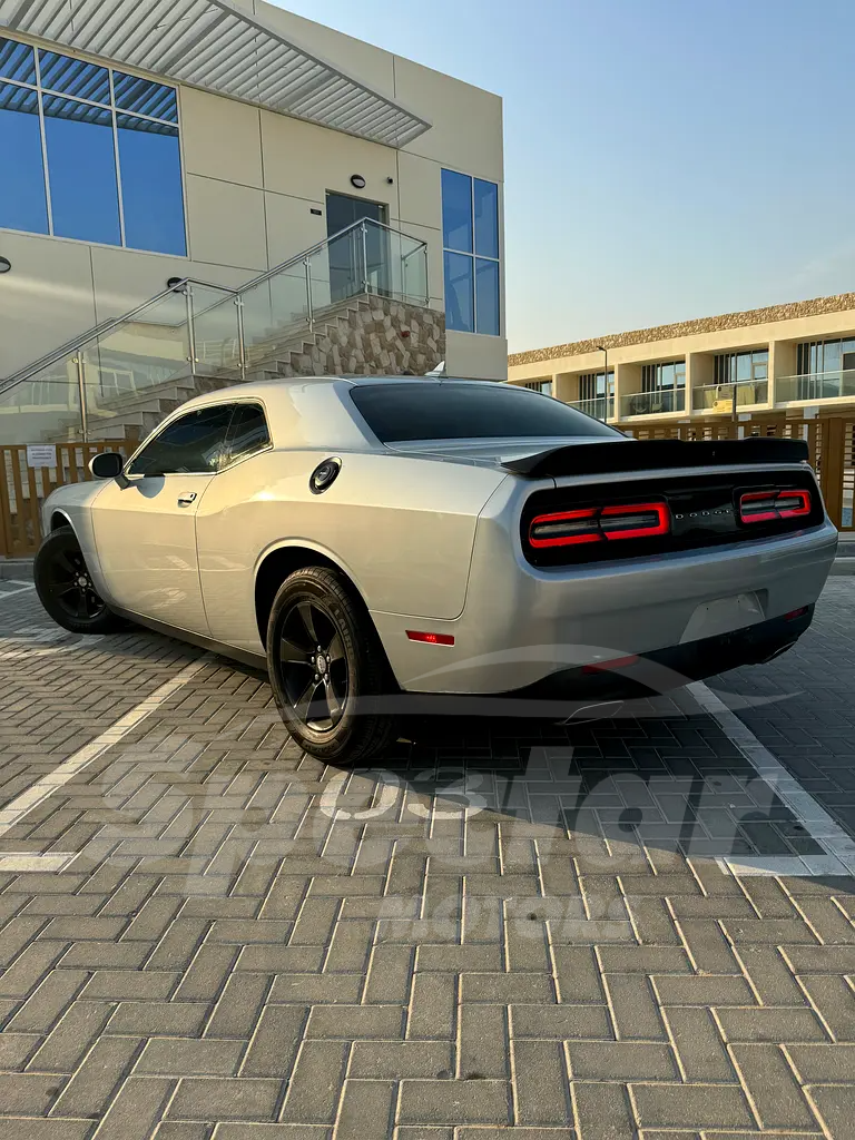 
								Dodge Challenger SXT full									