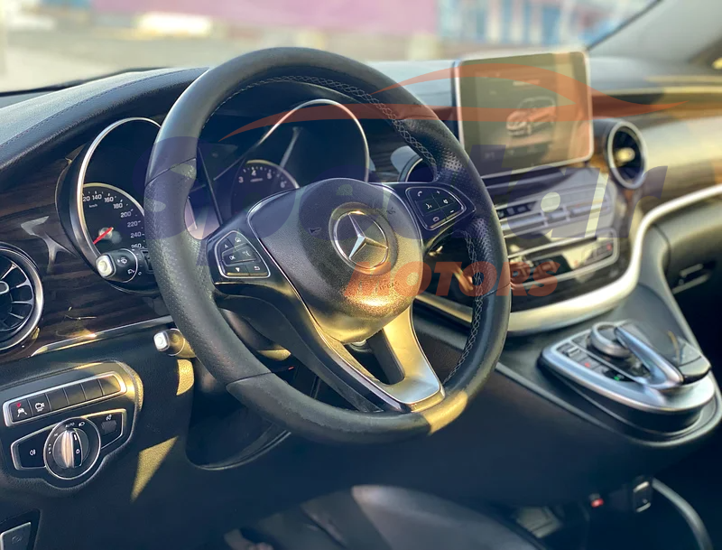 
								Mercedes-Benz V-Class V 250 full									