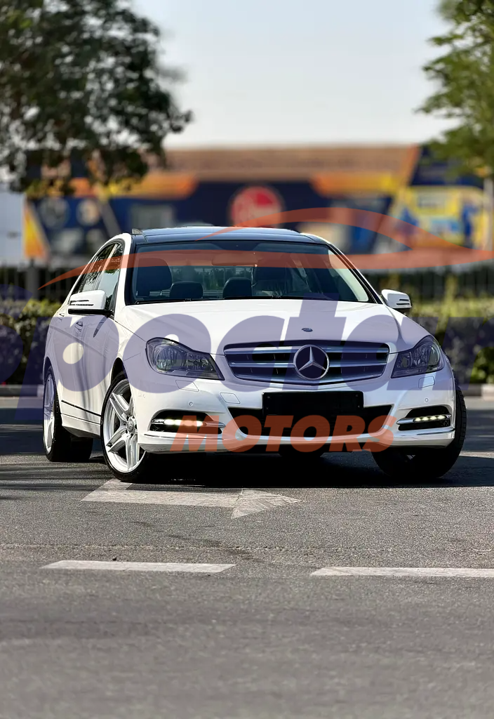 
								Mercedes-Benz C-Class C200 full									