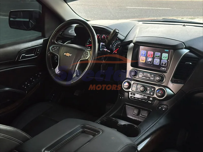 
								Chevrolet Suburban LT full									