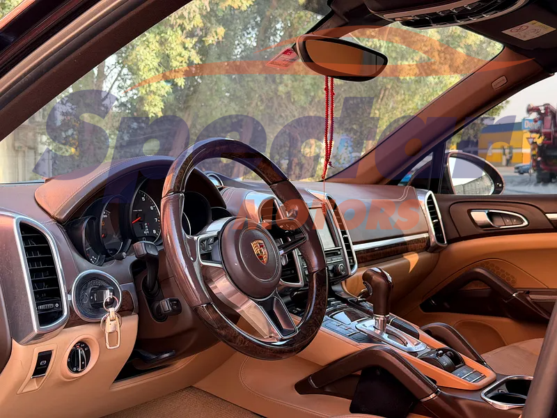 
								Porsche Cayenne Standard full									