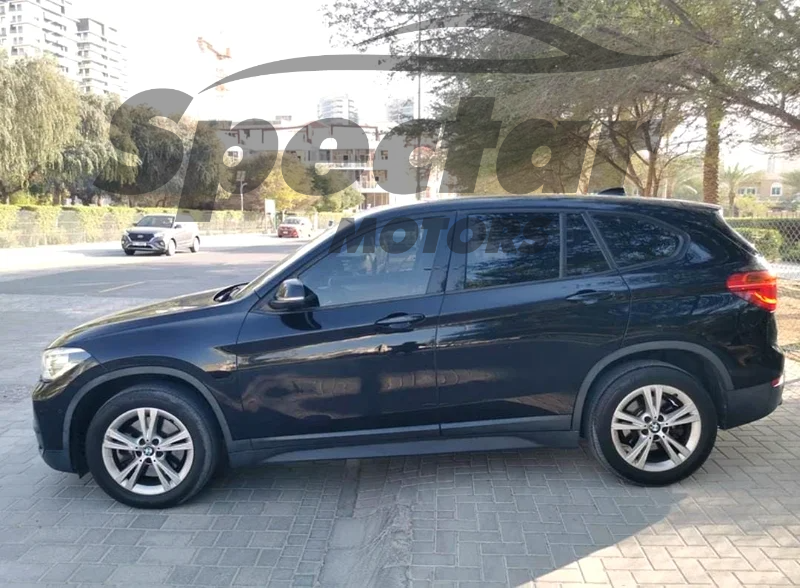 
								BMW X1 sDrive20i full									