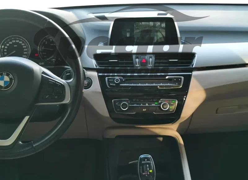 
								BMW X1 sDrive20i full									