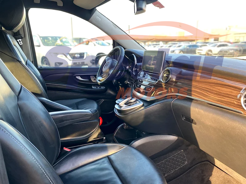 
								Mercedes-Benz V-Class V 250 full									