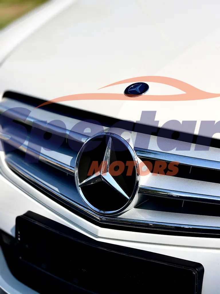 
								Mercedes-Benz C-Class C200 full									