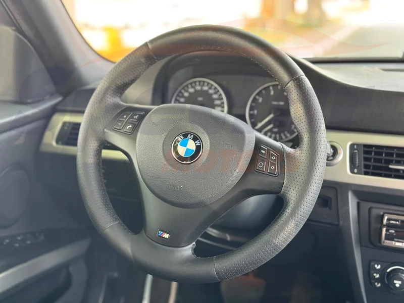 
								BMW 3-Series 323i full									