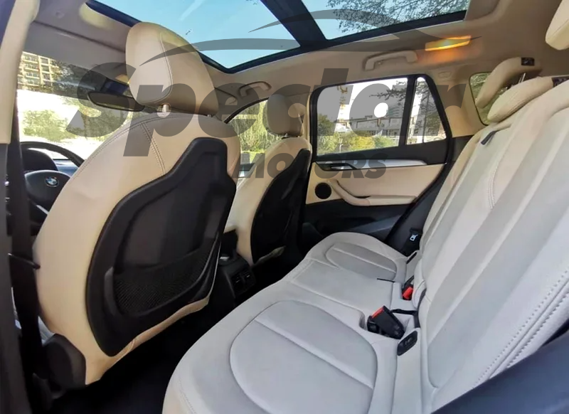 
								BMW X1 sDrive20i full									