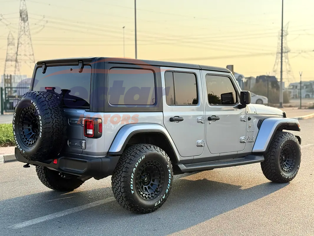 
								Jeep Wrangler Sahara Unlimited full									