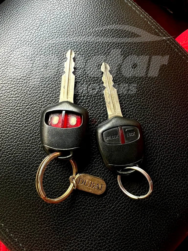 
								Mitsubishi Pajero GLS full									