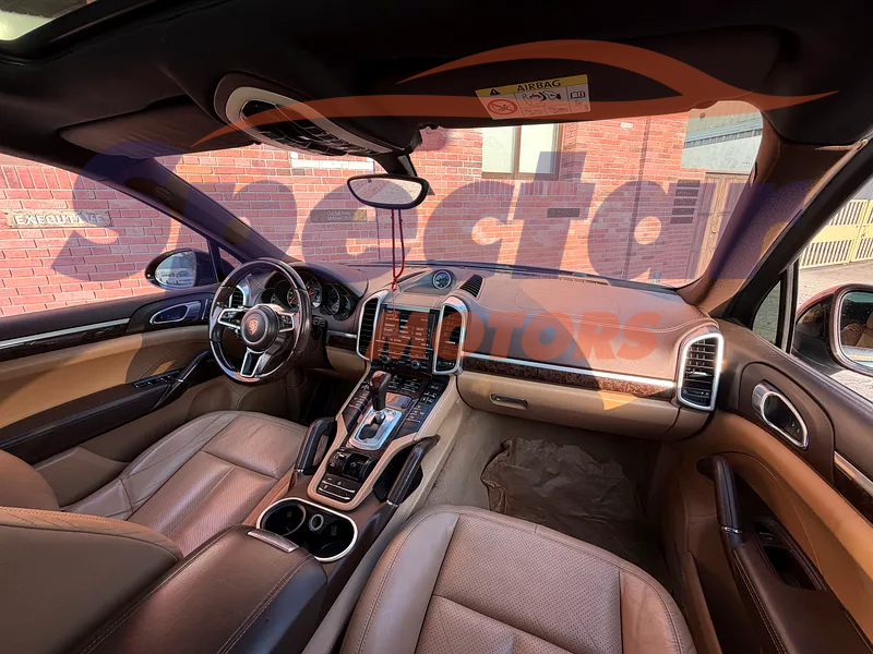 
								Porsche Cayenne Standard full									