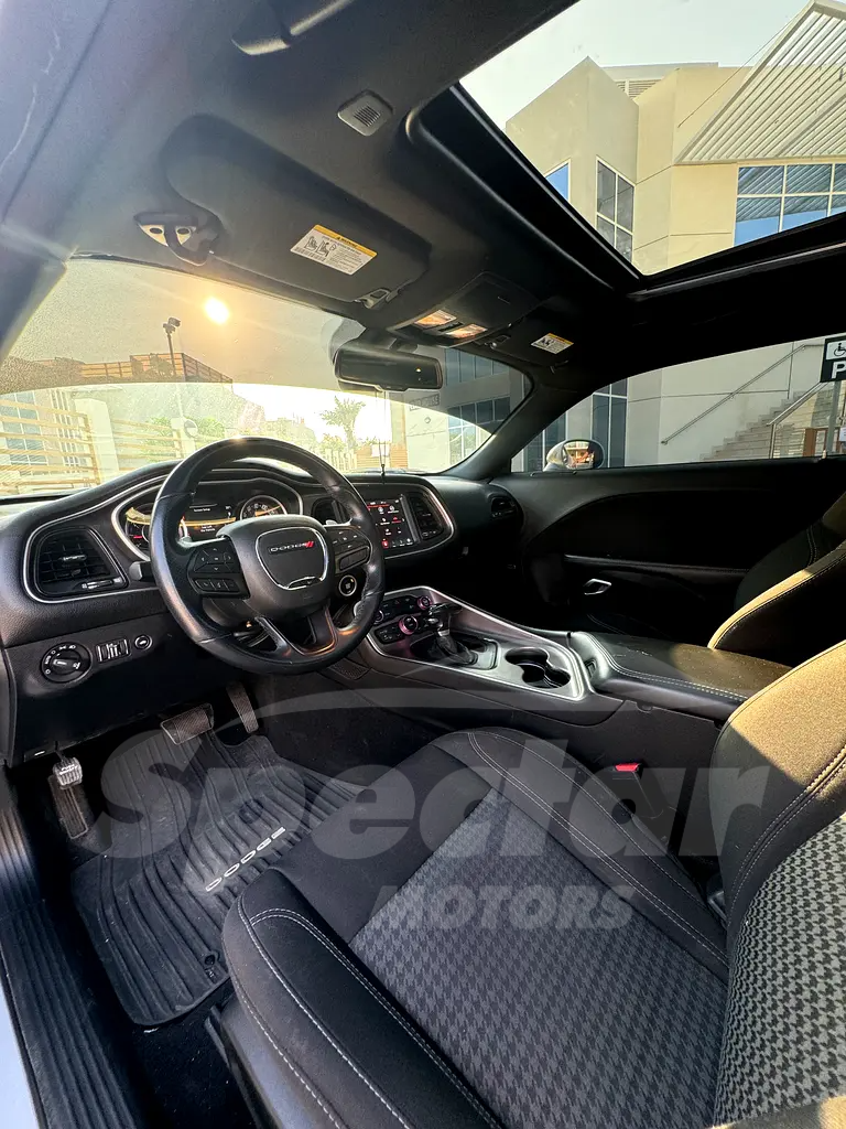 
								Dodge Challenger SXT full									