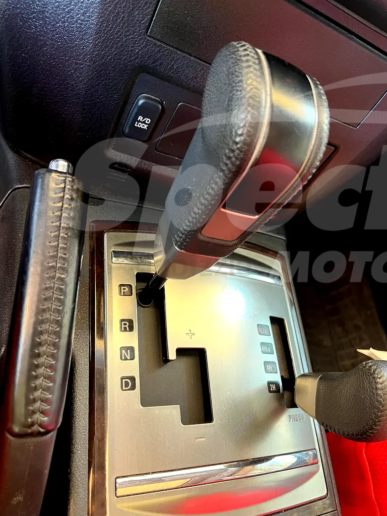 
								Mitsubishi Pajero GLS full									