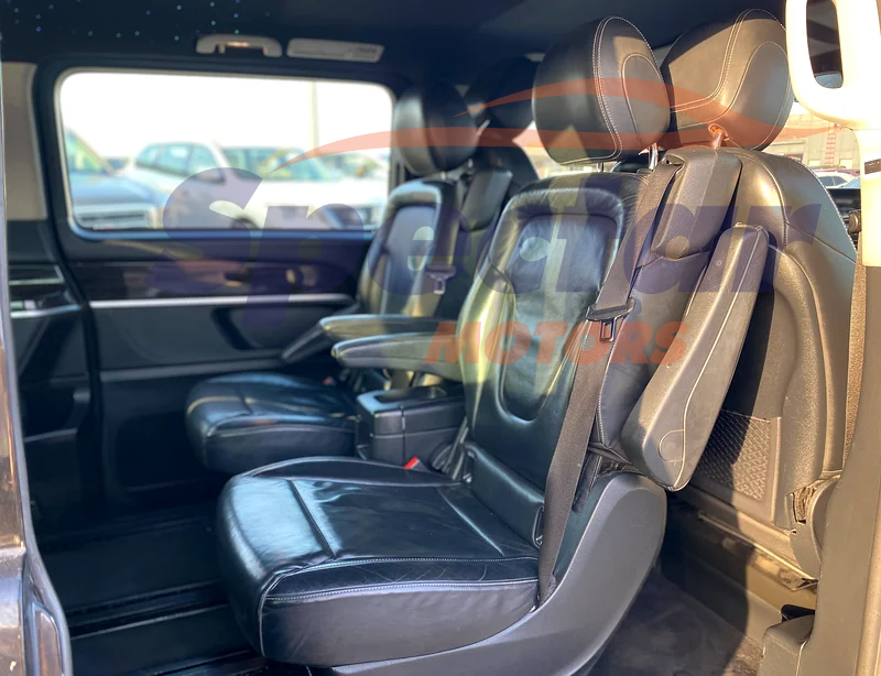 
								Mercedes-Benz V-Class V 250 full									