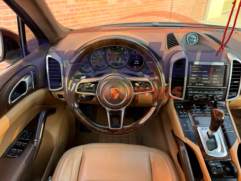 
								Porsche Cayenne Standard full									