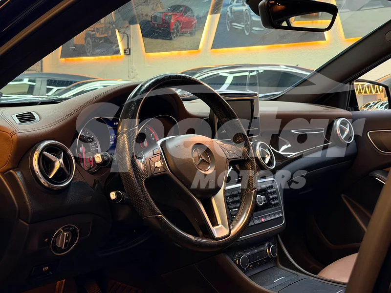 
								Mercedes-Benz GLA 250 4Matic full									