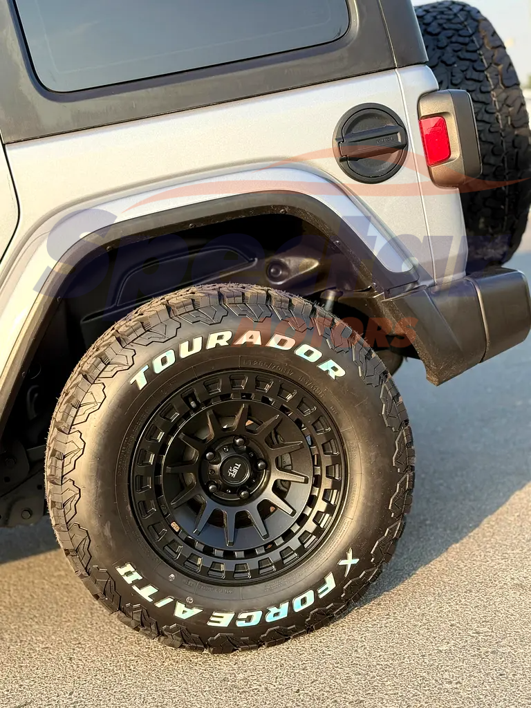 
								Jeep Wrangler Sahara Unlimited full									