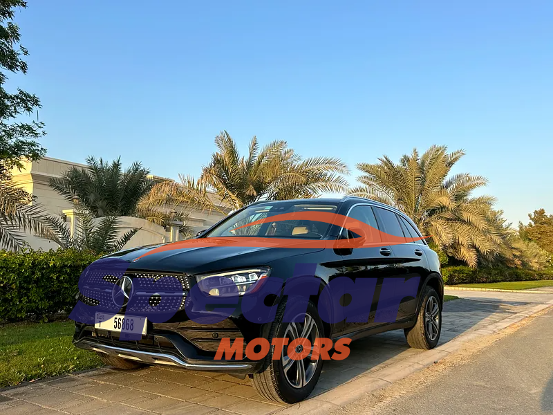 
								Mercedes-Benz GLC 300 AMG full									