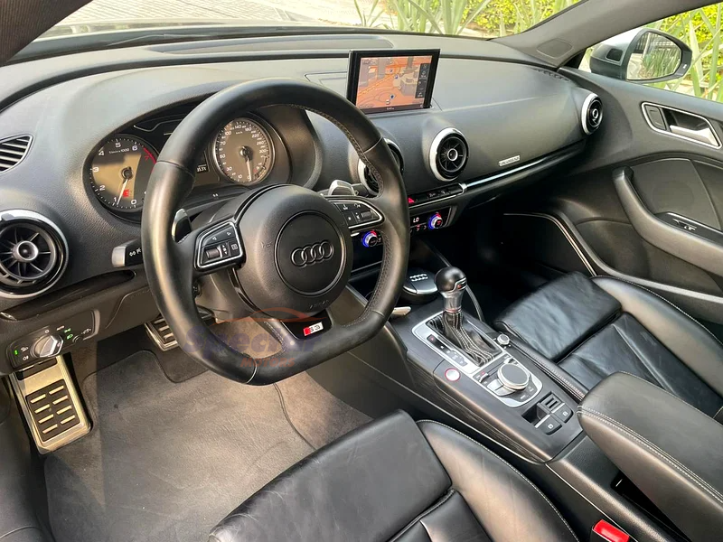 
								Audi S3 2.0 TFSI quattro S tronic full									