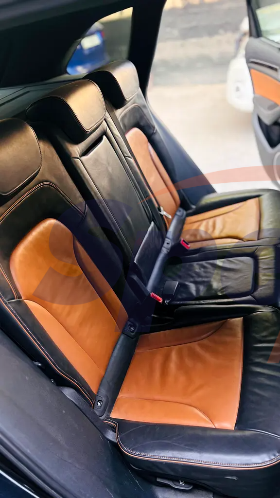 
								Audi Q5 3.0 TFSI quattro full									