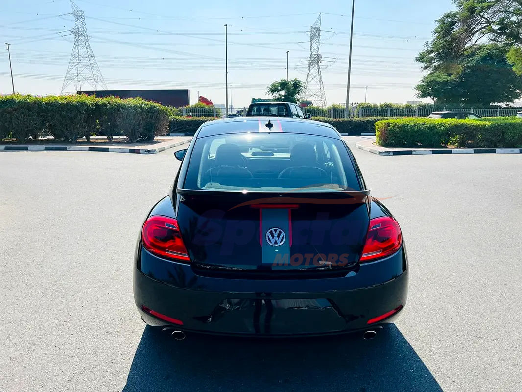 
								Volkswagen Beetle Black Launch Edition full									