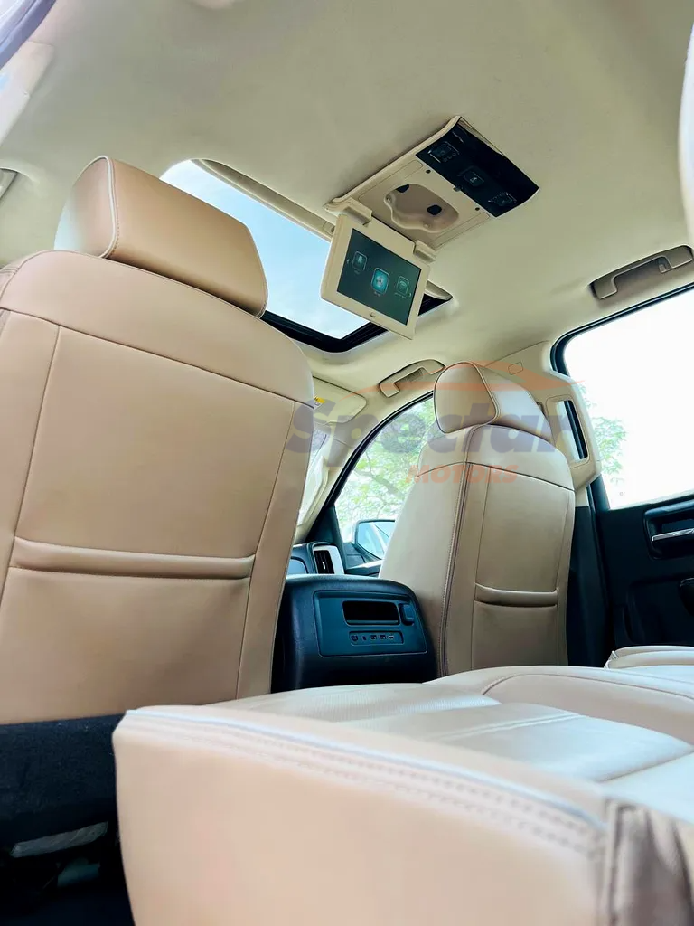 
								GMC Sierra Denali Ultimate full									