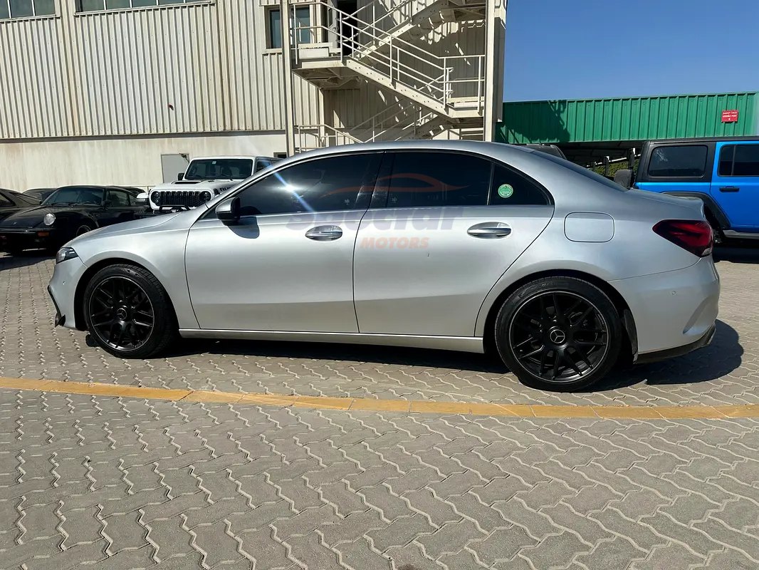 
								Mercedes-Benz A-Class A 250 Sport full									