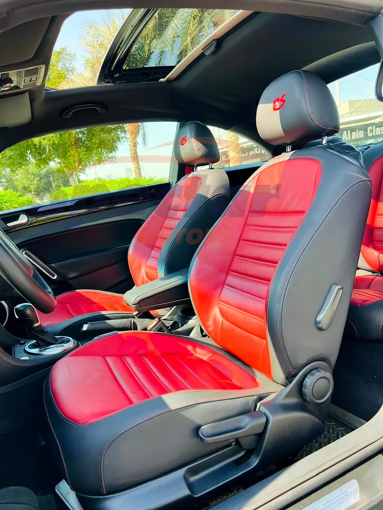 
								Volkswagen Beetle Black Launch Edition full									