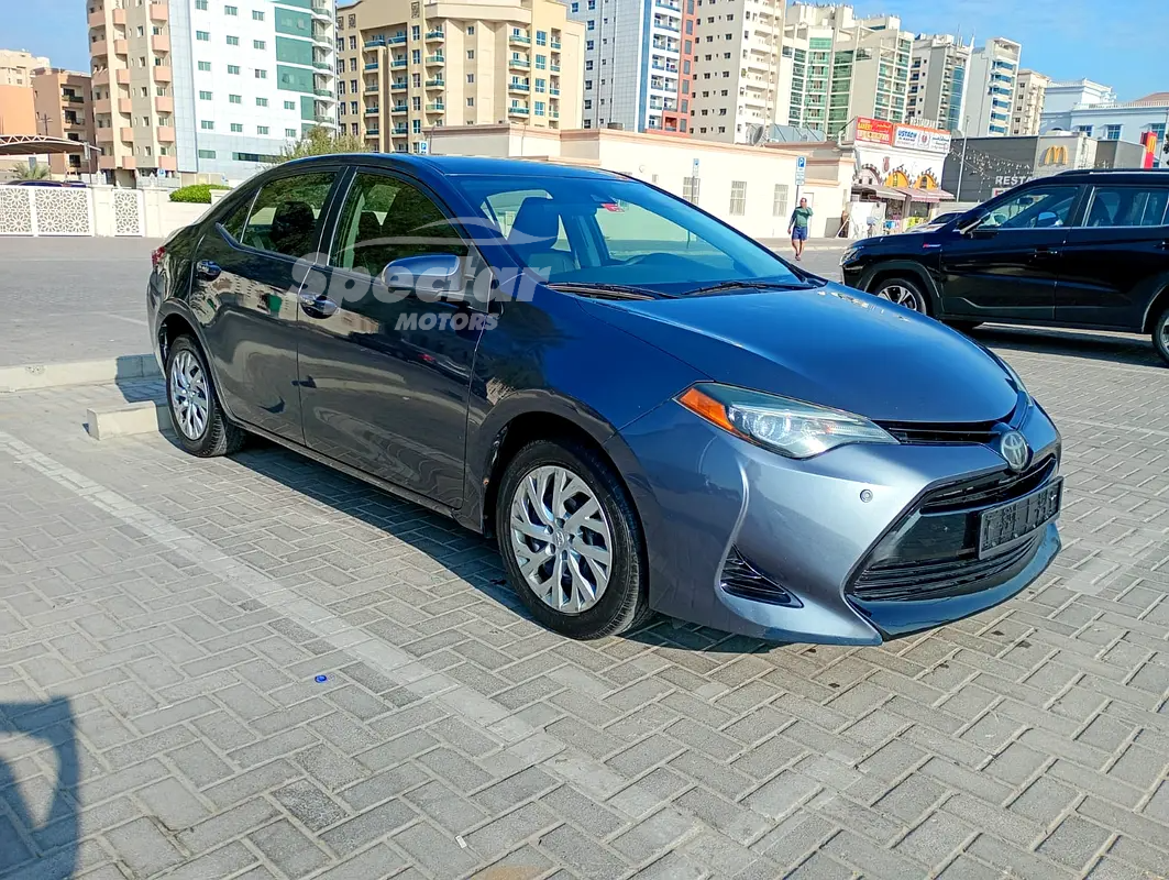 
								Toyota Corolla Base full									