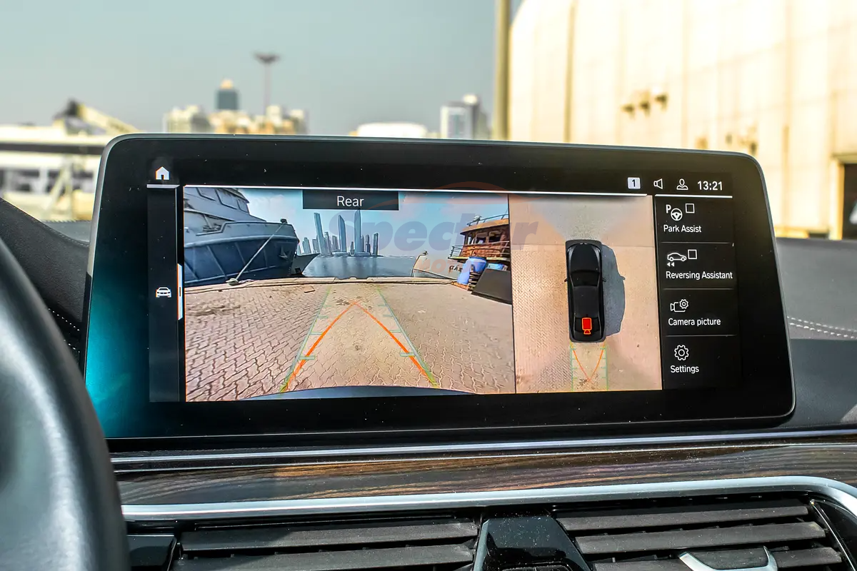 
								BMW 5-Series 520i M-Kit full									