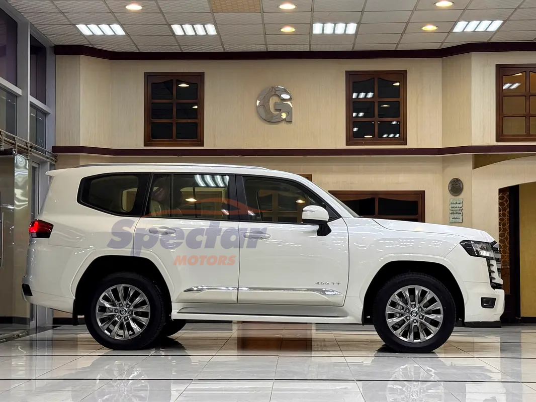 
								Toyota Land Cruiser GXR full									