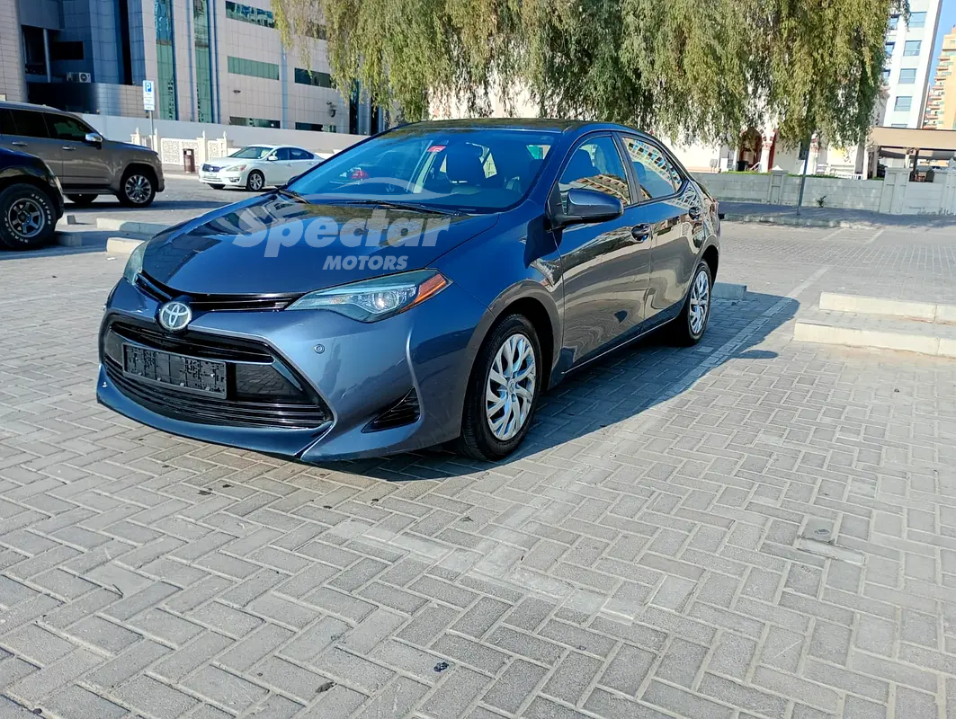 
								Toyota Corolla Base full									