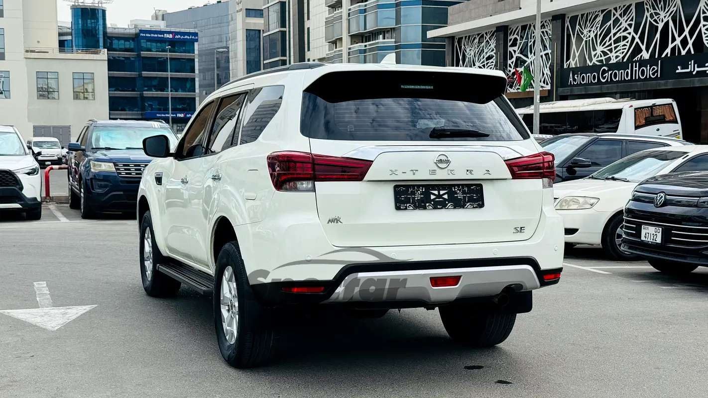 
								Nissan Xterra SE full									