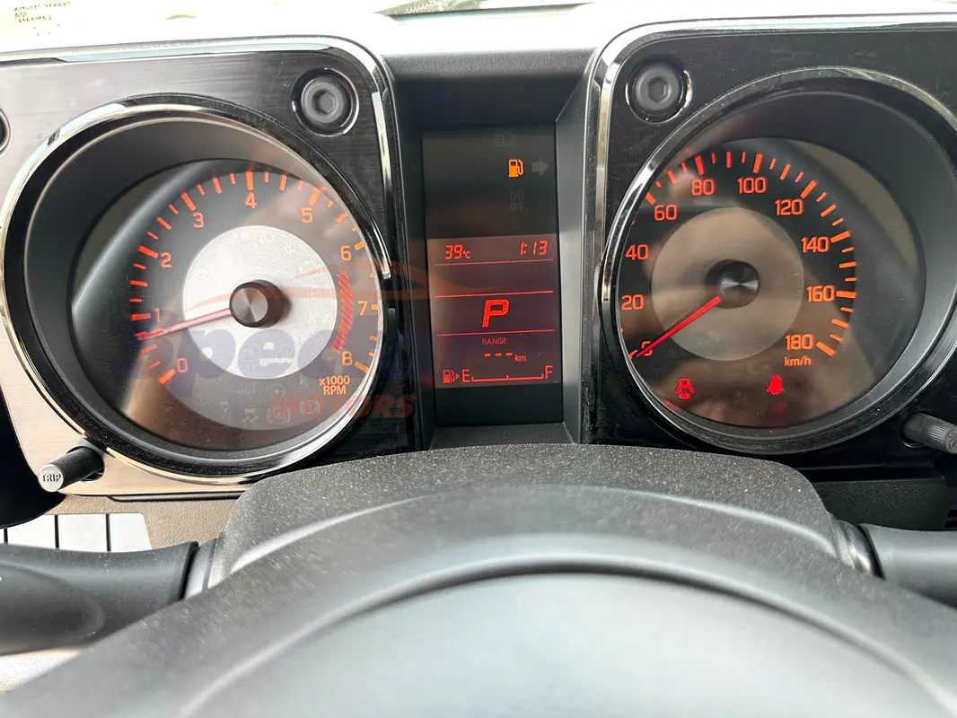 
								Suzuki Jimny GL full									