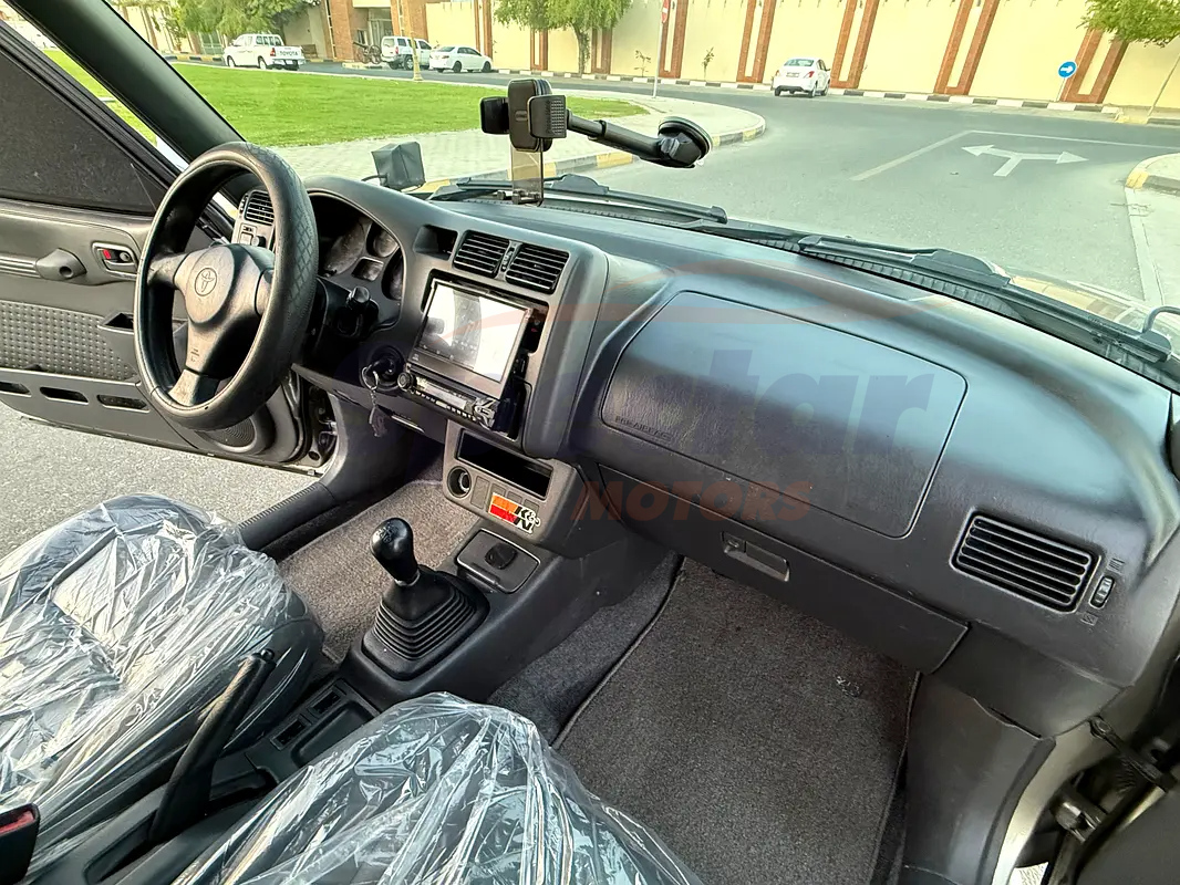 
								Toyota Rav 4 Limited full									