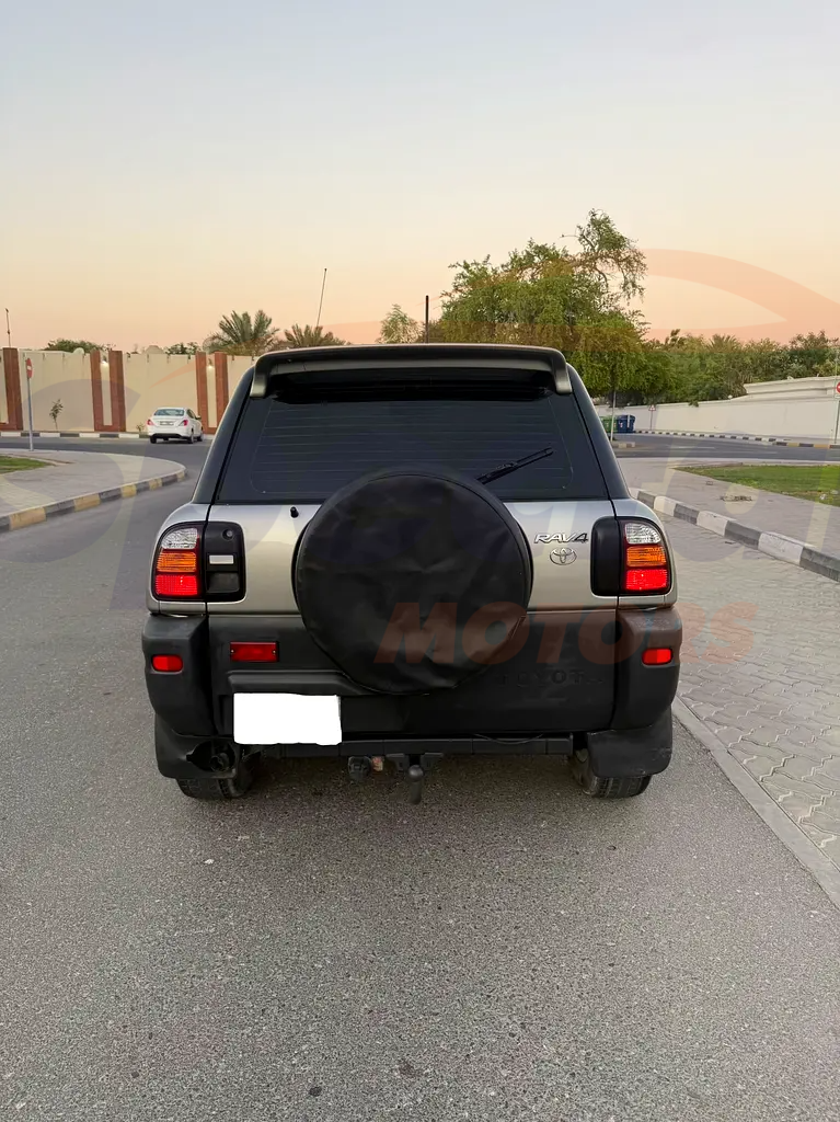 
								Toyota Rav 4 Limited full									