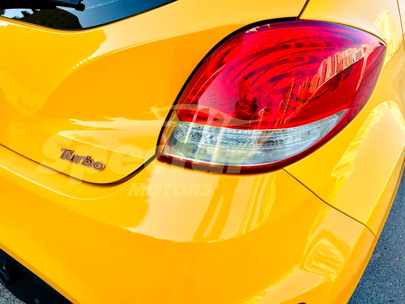 
								Hyundai Veloster Turbo full									