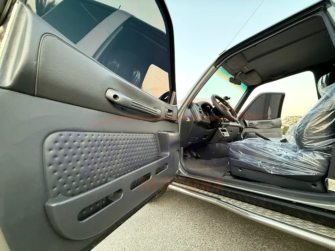 
								Toyota Rav 4 Limited full									