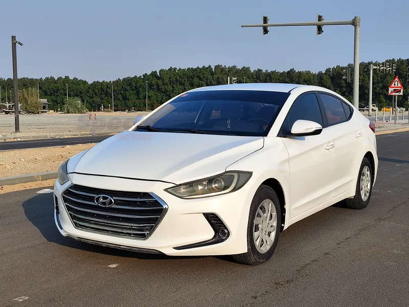 
								Hyundai Elantra Comfort full									