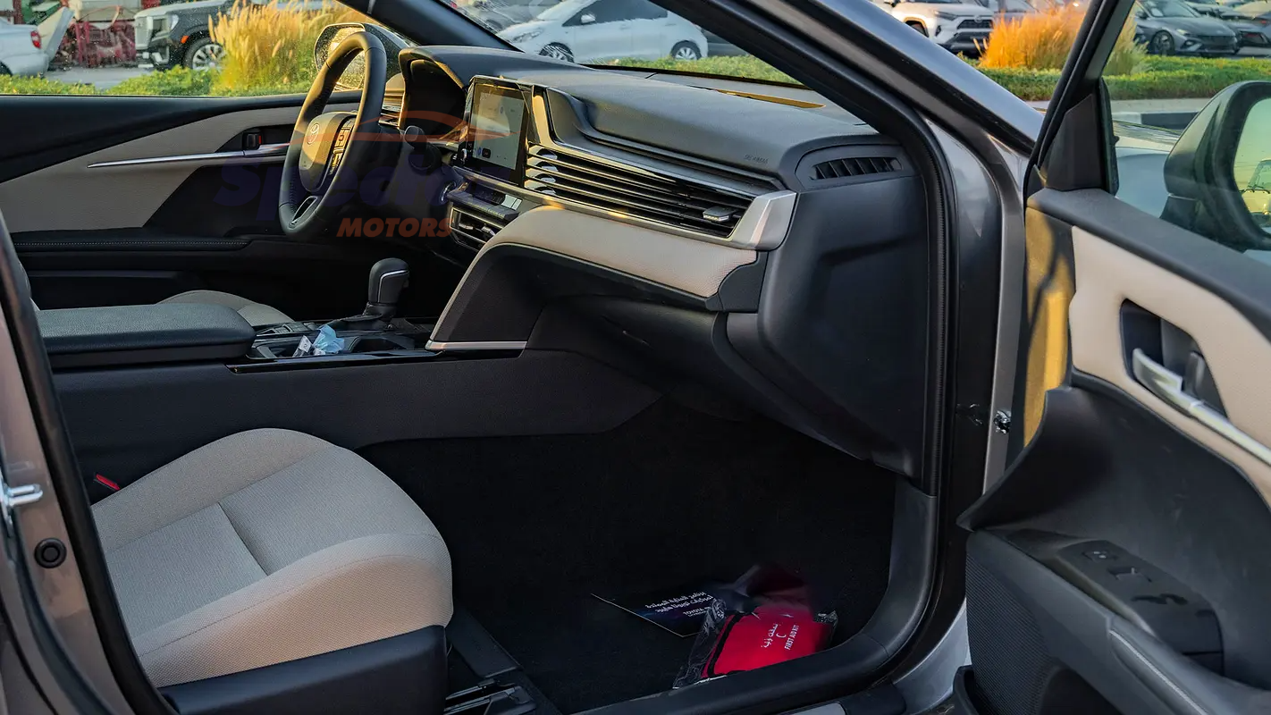 
								Toyota Camry LE full									